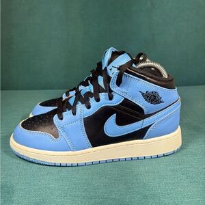 Size 5Y/6.5Women - Nike Air Jordan 1 Mid University blue shoes